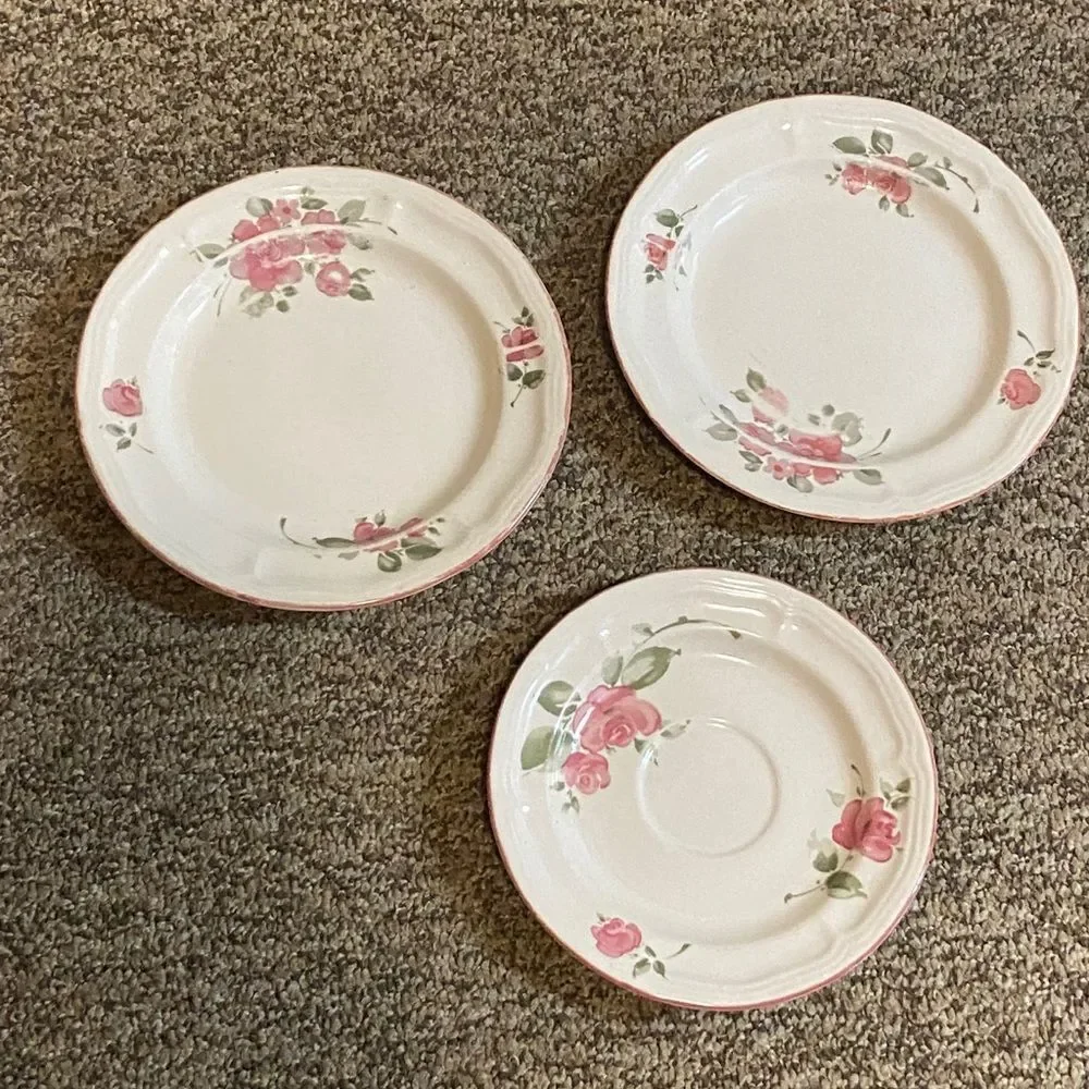 VTG, Gibson China Ivory Lot White Porcelain Dinner Plates with Pink Rose Accent